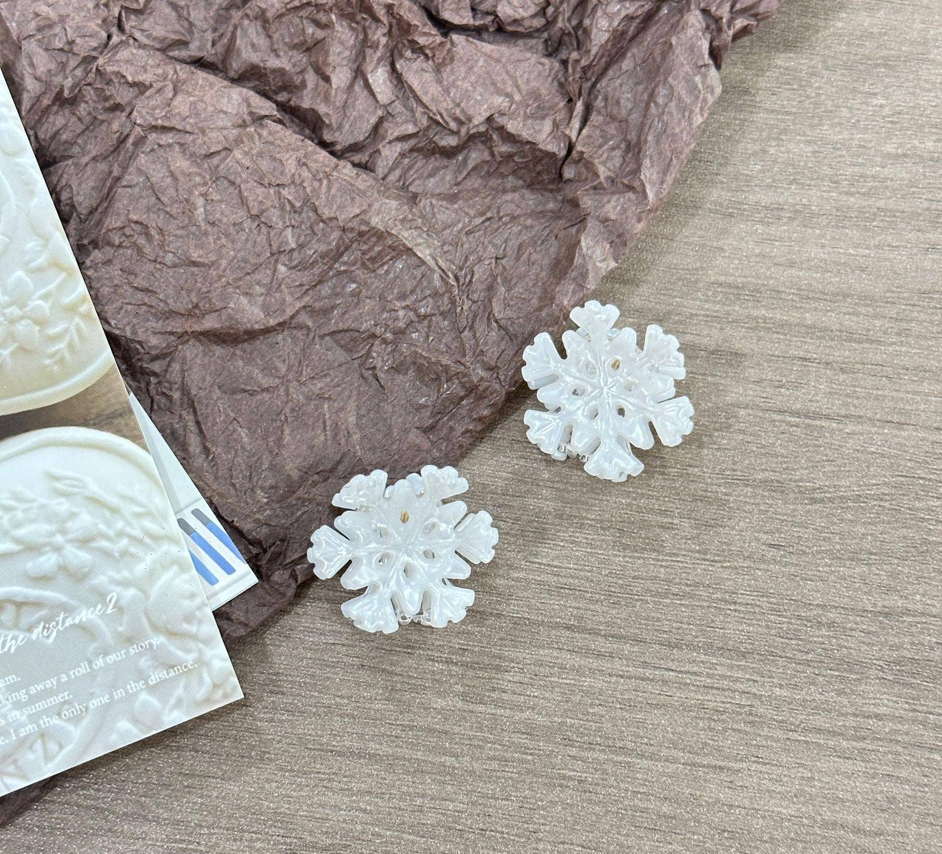 Frosty Snowflake Hair Clip