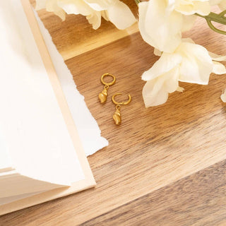 18K Gold PVD Conch Shell Huggie Earrings - Simply Sunflowers