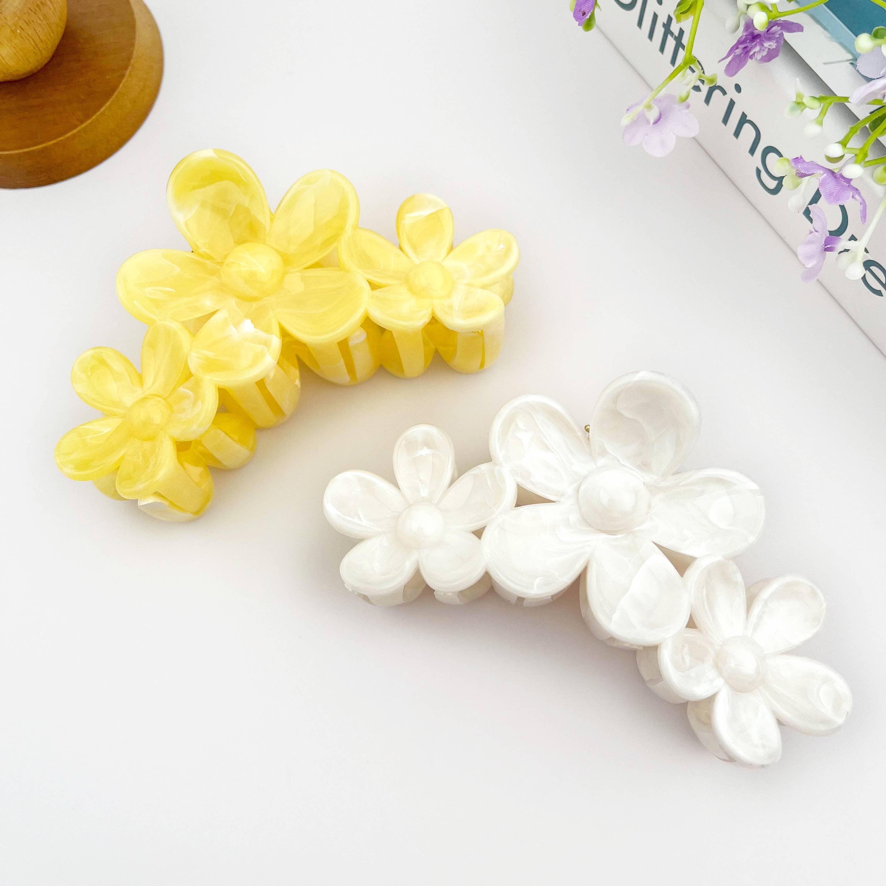 Triple Flower Claw Clip