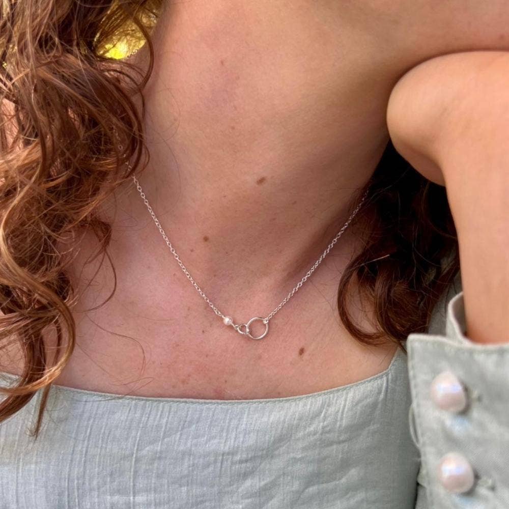 Interlocking Pearl Necklace