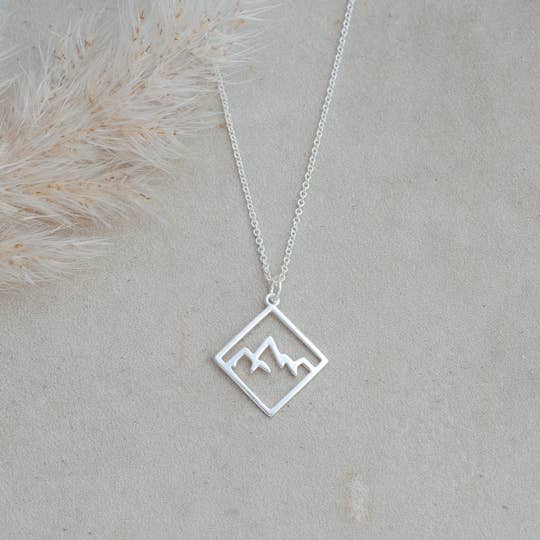 The Ridge Necklace