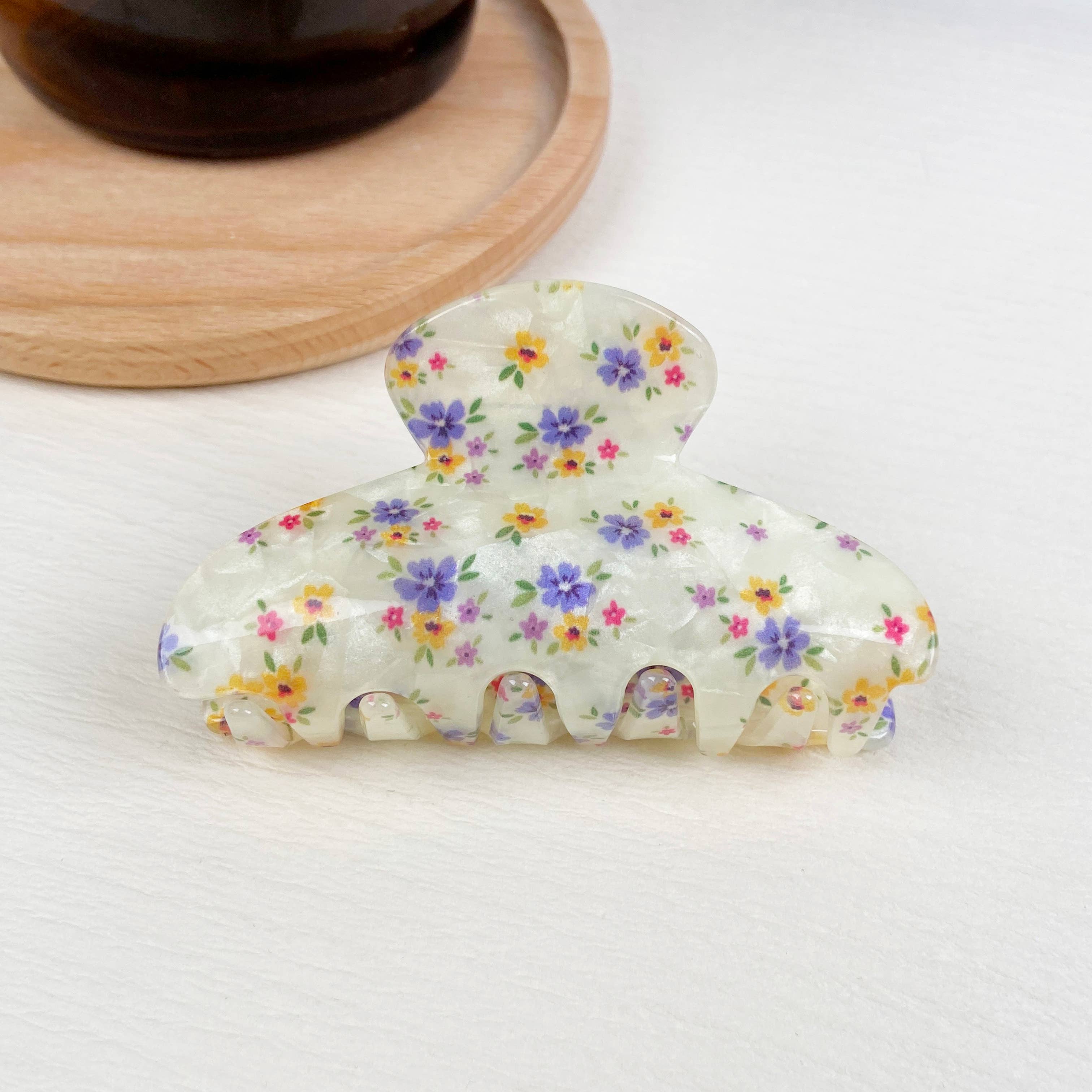 Retro Flower Claw Clip