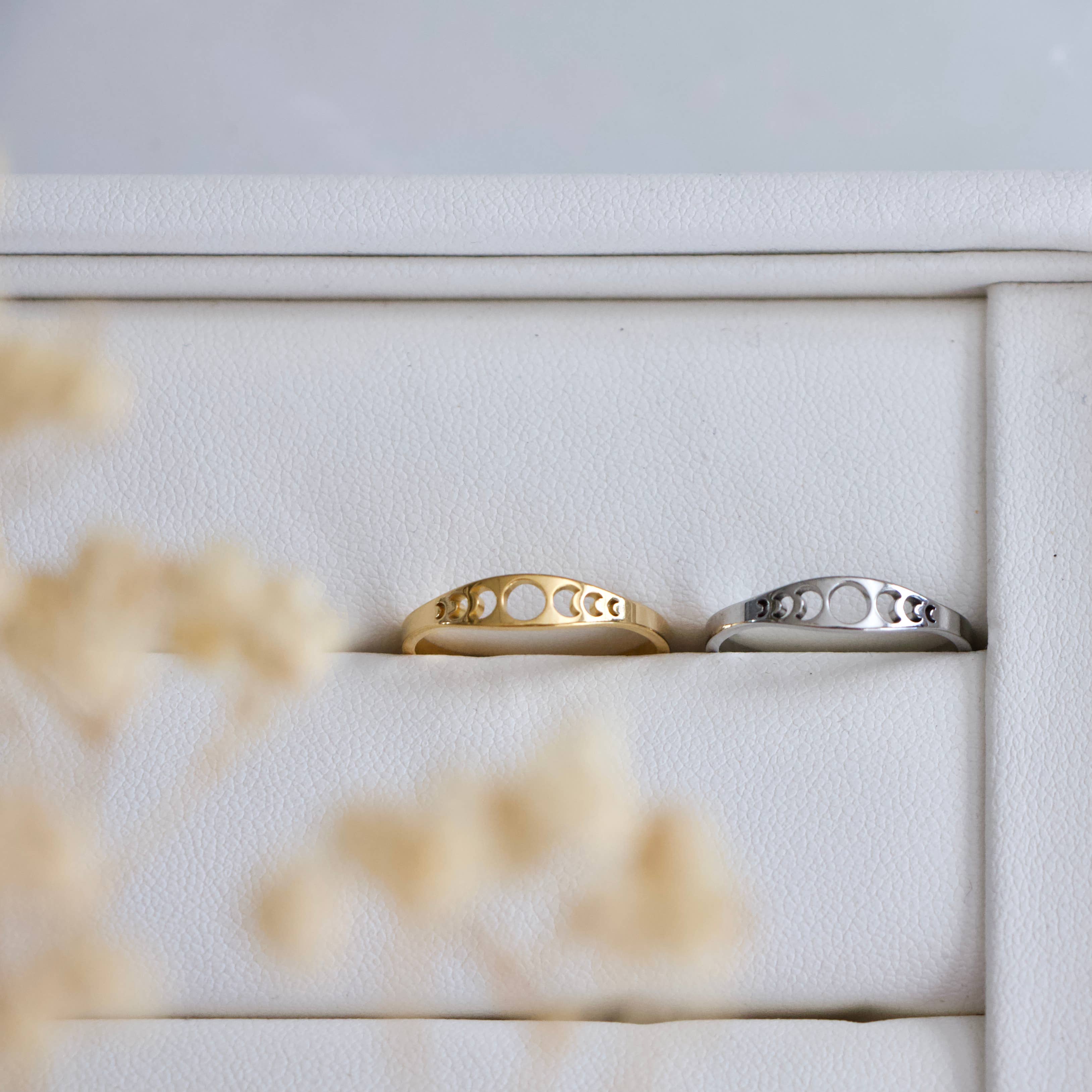 Moon Phase Thin Ring