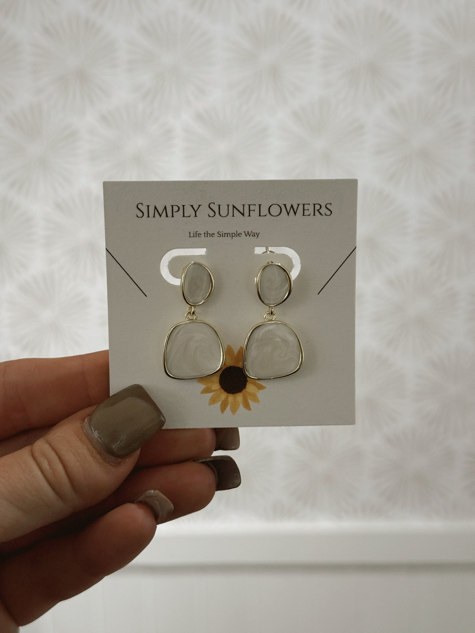 Pearly Dangle Earrings