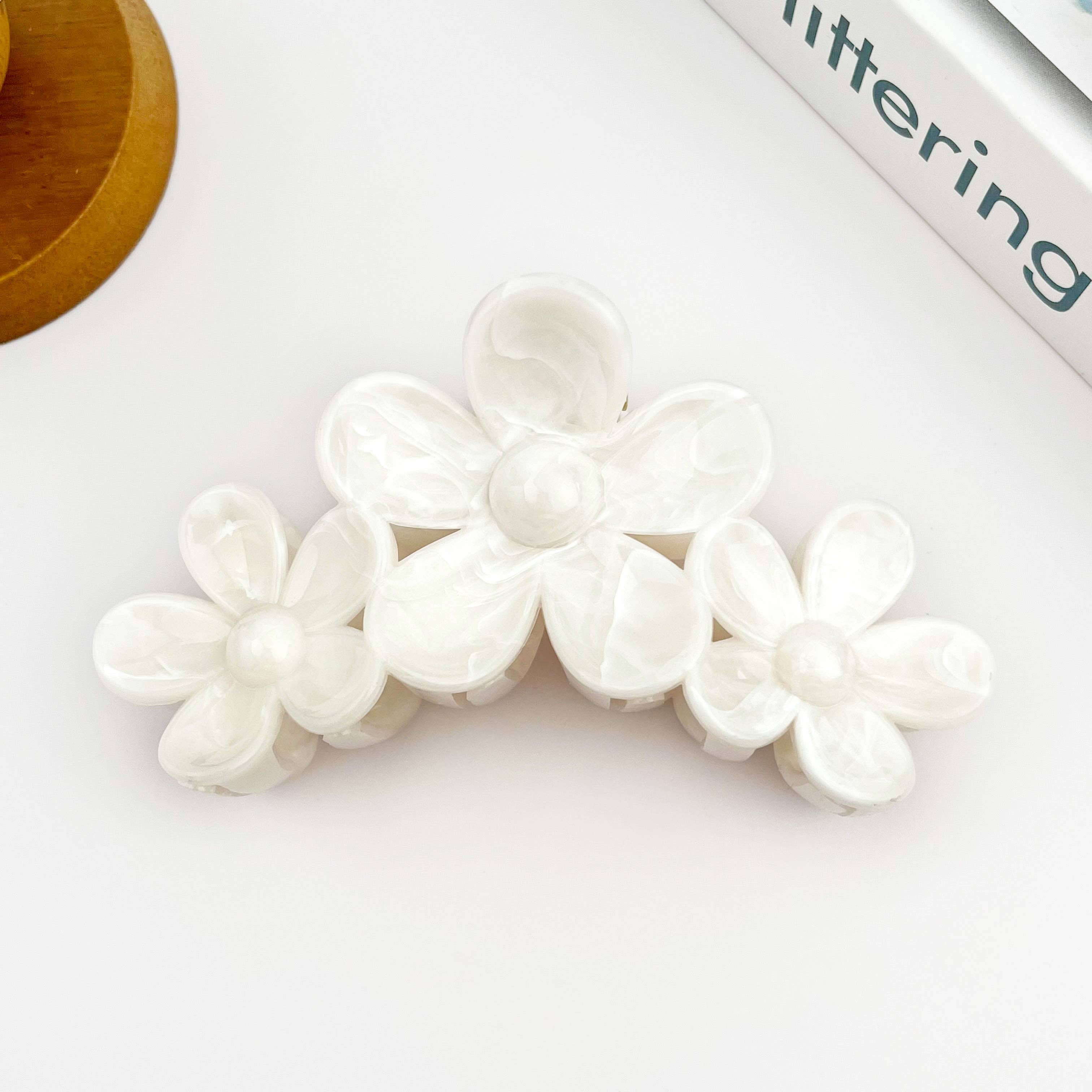 Triple Flower Claw Clip