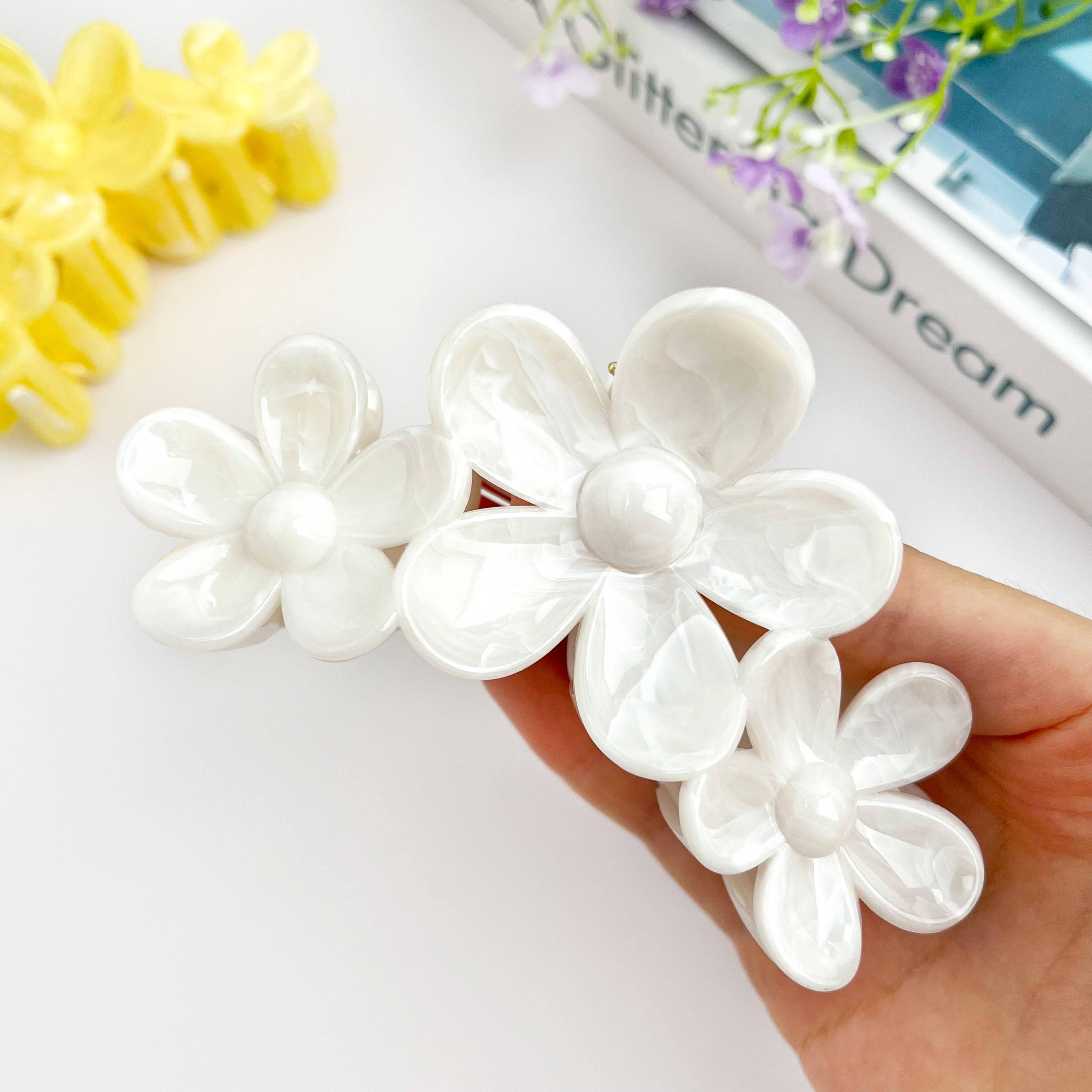 Triple Flower Claw Clip