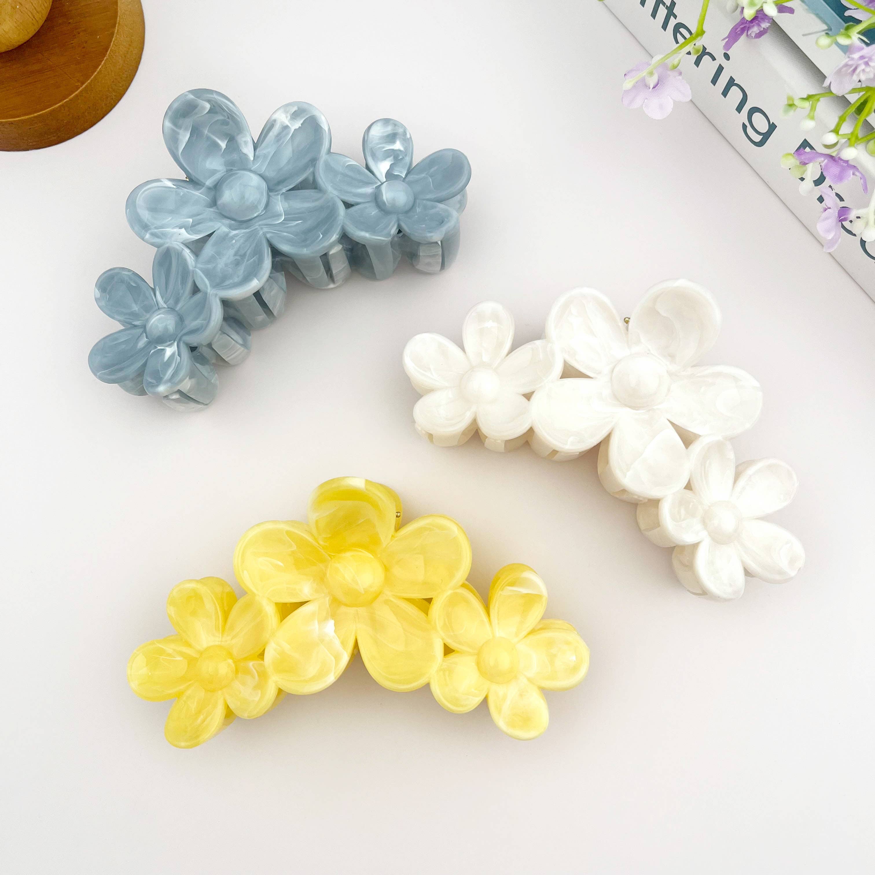 Triple Flower Claw Clip