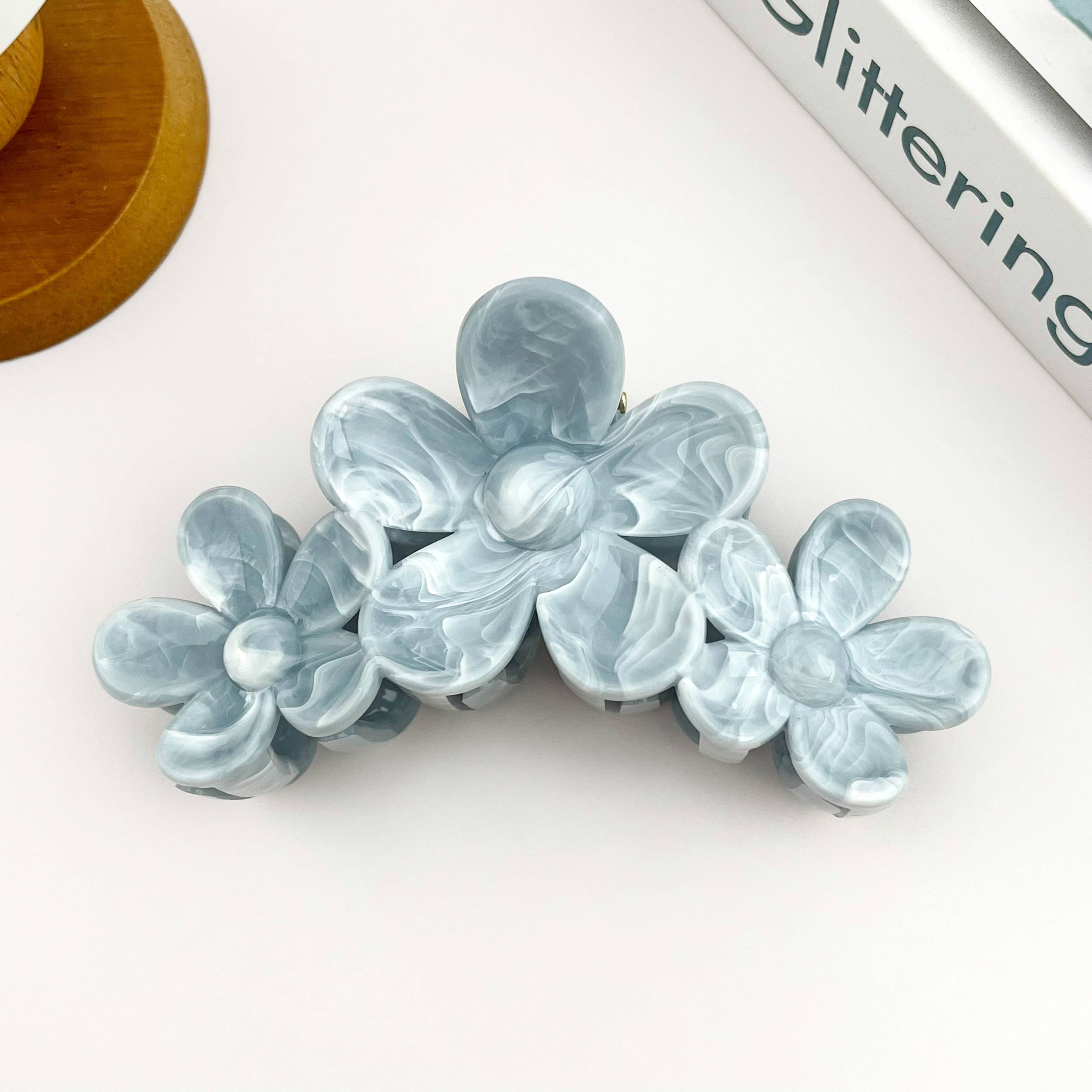 Triple Flower Claw Clip