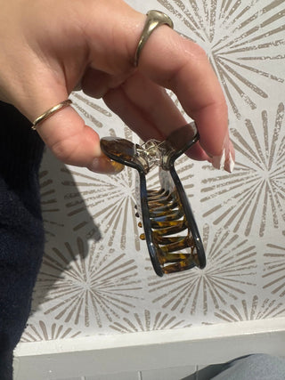 Caramel Claw Clip - Simply Sunflowers