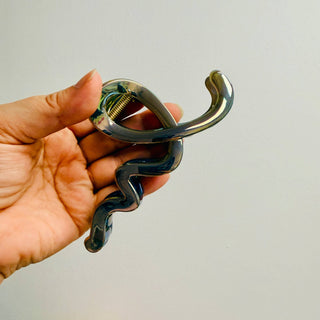 Iridescent Gray Squiggle Clip