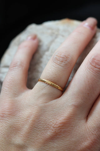 Dainty Twisted Ring - Simply Sunflowers