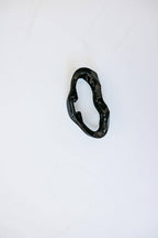 Hollow Cloud Black Claw Clip