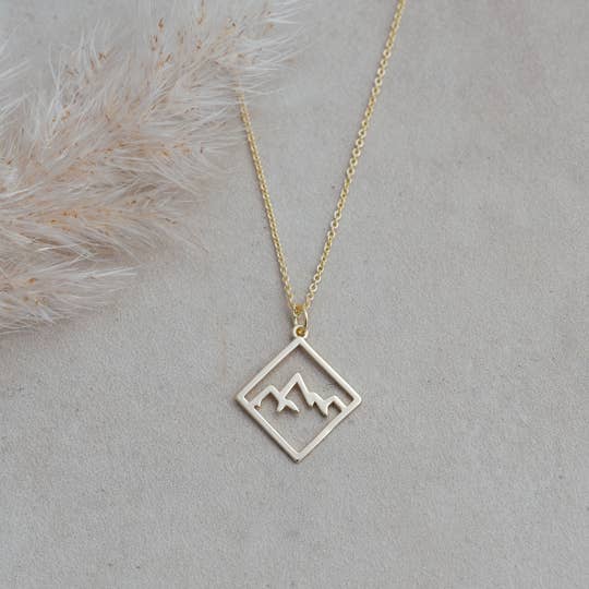 The Ridge Necklace