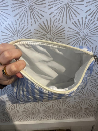 Gingham Travel Bag - Simply Sunflowers