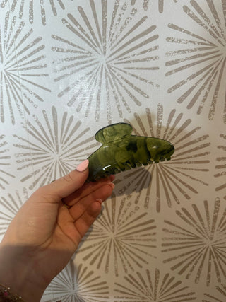 Grass is Greener Claw Clip - Simply Sunflowers