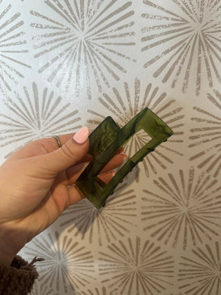 Grass is Greener Claw Clip - Simply Sunflowers