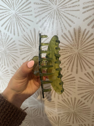 Grass is Greener Claw Clip - Simply Sunflowers