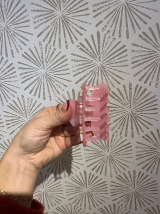 Strawberry Claw Clip - Simply Sunflowers